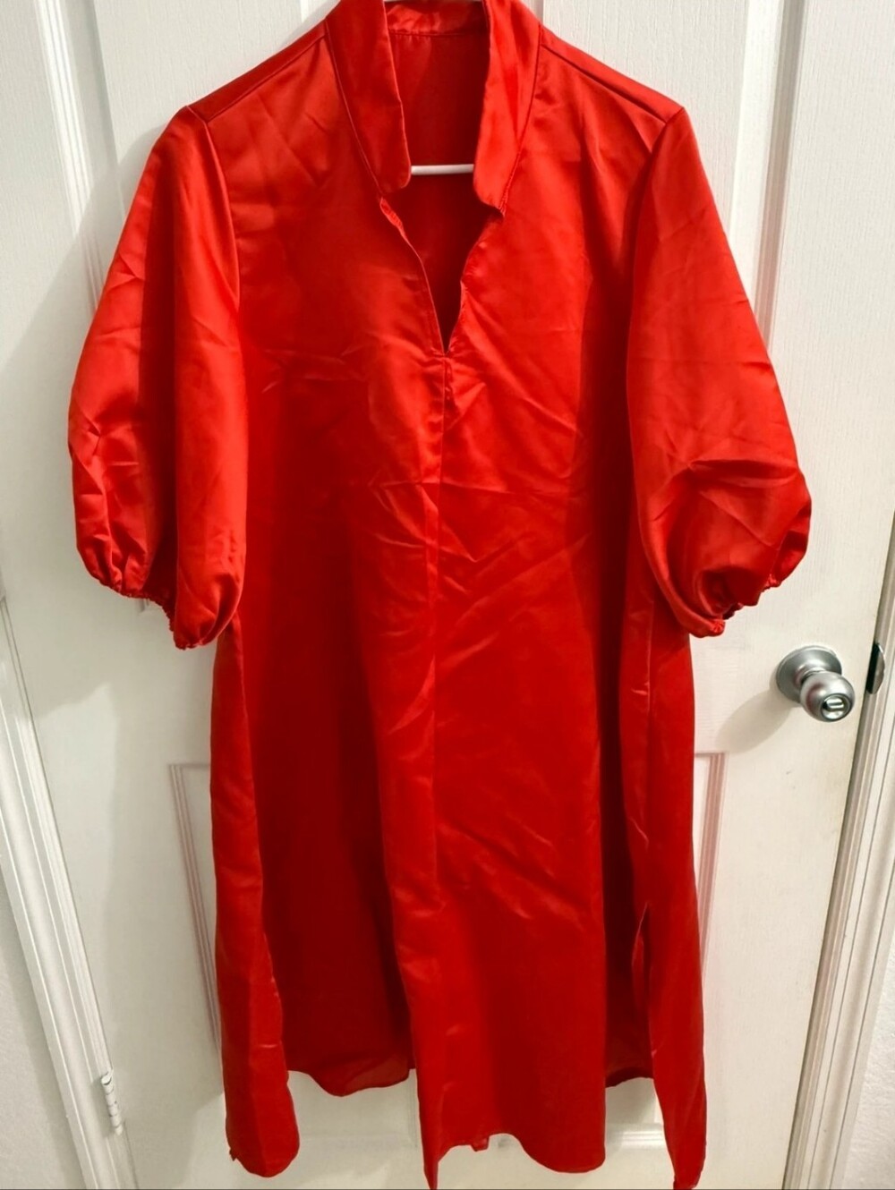 Red loose shirt